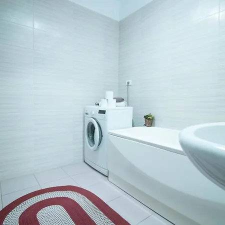 Alphaville Apartament * Брашов