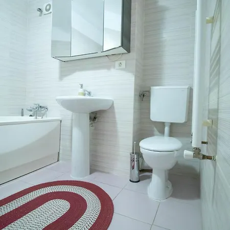 Апартаменти Alphaville Apartament Брашов