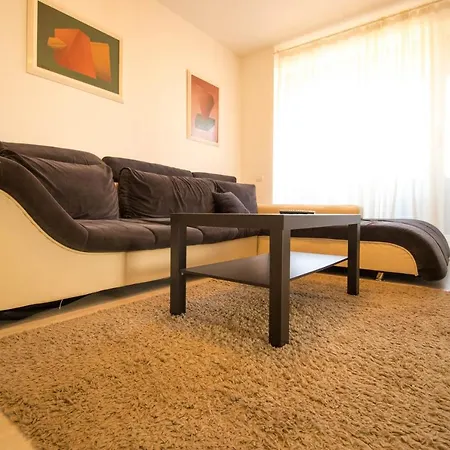 Апартаменти Alphaville Apartament *